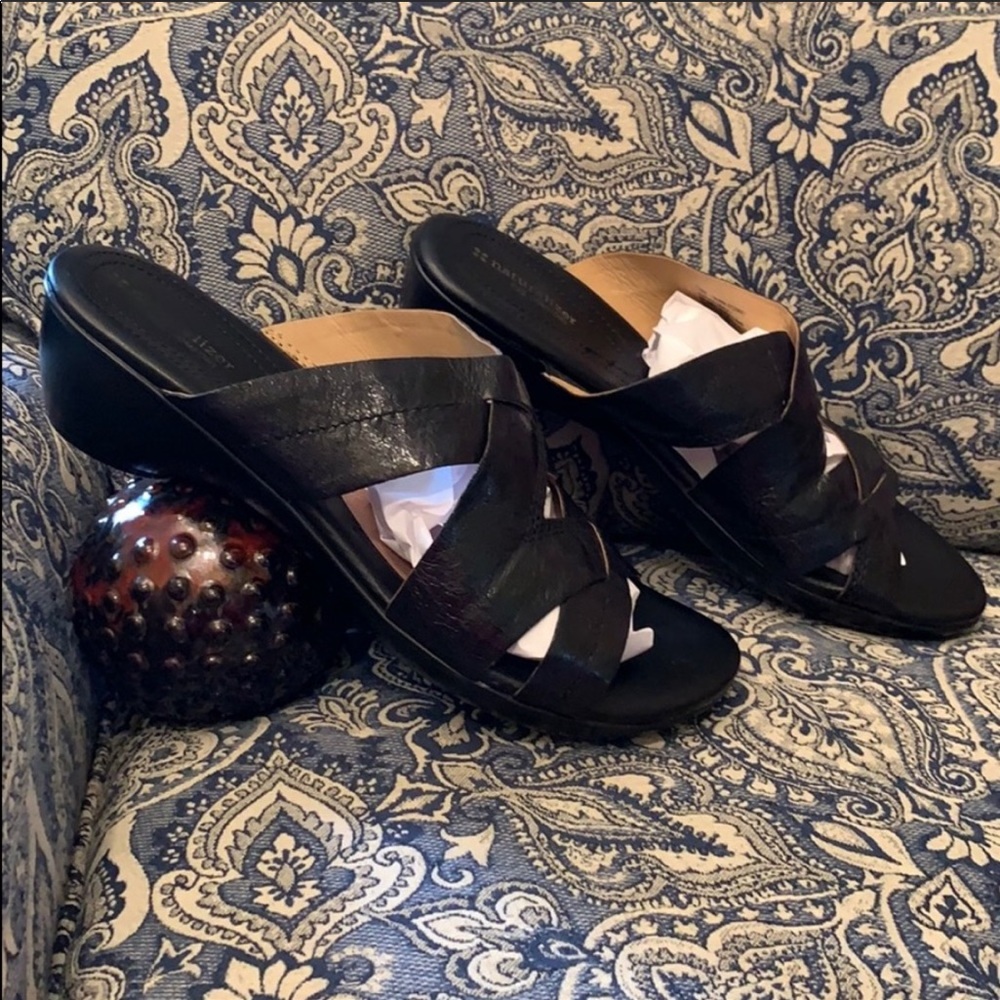 Closing! Naturalizer Slides NWOT